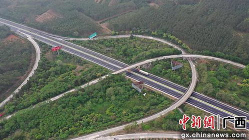 路面改造提前288天完成 興業(yè)至六景高速恢復(fù)雙向通行